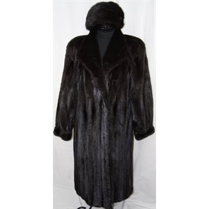 BLACK MINK FEMALE PELTS WITH MATCHING HAT