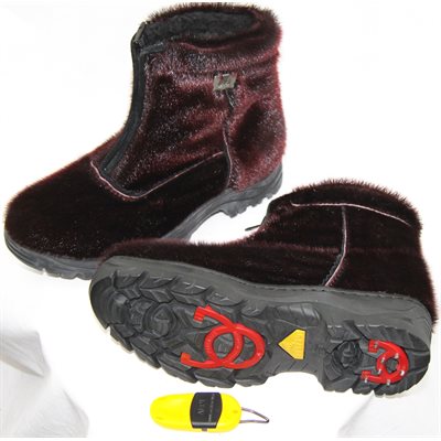 BURGUNDY BOOTS WITH TRACTION FOR WOMEN