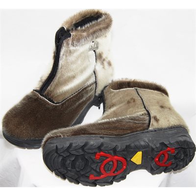 WOMEN'S NATURAL SEAL BOOTS WITH TRACTION